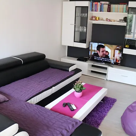 Apartman Mark Apartment *