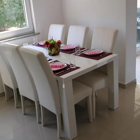 Apartment Apartman Mark Pula